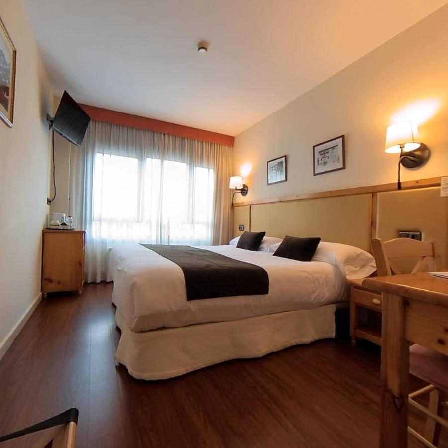 Hotel Meta Pas De La Casa Luaran gambar
