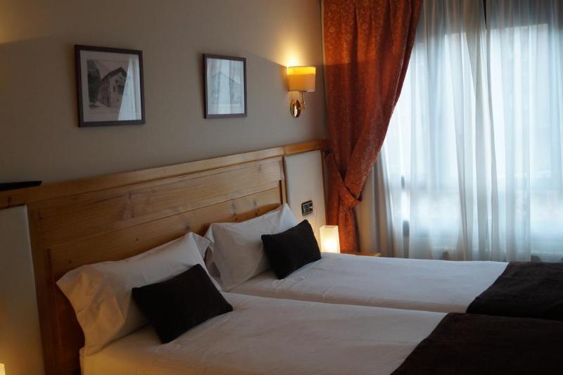 Hotel Meta Pas De La Casa Luaran gambar